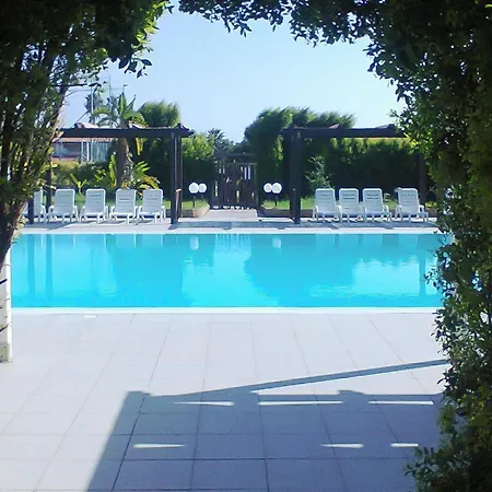 In With Swimming Pool Borgia